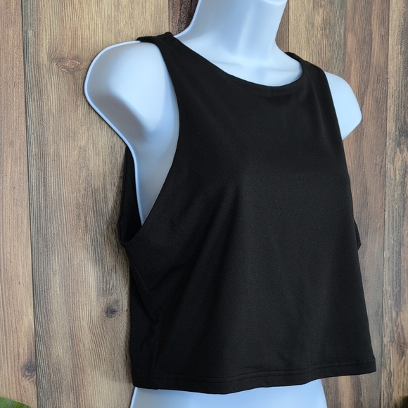 ReoRia Tops - ReoRia Black Sleeveless Crop Fitted Tank Top NWT 2XL        W208